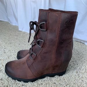 Brand New Sorel Joan of Arctic Wedges Size 9